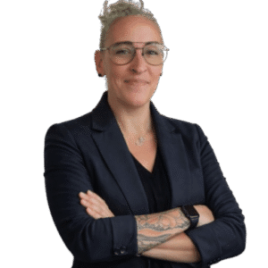 Portrait professionnel de Laetitia Gay, conseillère en immobilier IAD aux Pineaux, Bournezeau, Mareuil-sur-Lay, Ste Pexine, La Roche Sur Yon et communes voisines en Vendée.